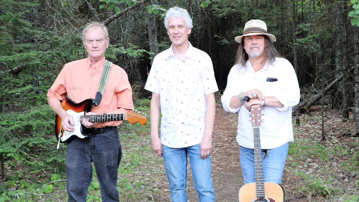 Experience live winter music at Giants Ridge every Saturday with local and regional artists plus food and drinks from The Burnt Onion.