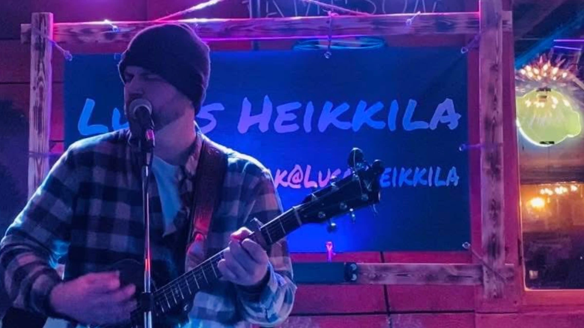 Experience live winter music at Giants Ridge every Saturday with local and regional artists plus food and drinks from The Burnt Onion.